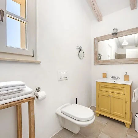 Luka In With Pool & Playground Only 600 Meter From The Fazana