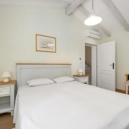 Luka In With Pool & Playground Only 600 Meter From The Villa