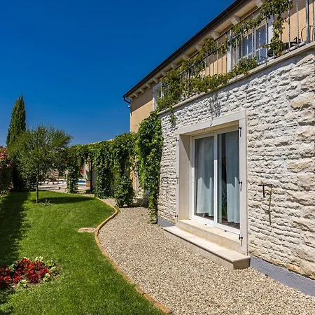 Luka In With Pool & Playground Only 600 Meter From The Villa