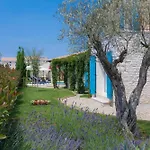 Luka In With Pool & Playground Only 600 Meter From The فيلة *