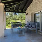 Luka In With Pool & Playground Only 600 Meter From The فاجانا