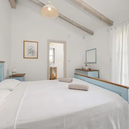 Luka In With Pool & Playground Only 600 Meter From The Villa Fazana