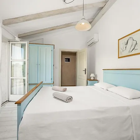 Villa Luka In With Pool & Playground Only 600 Meter From The *