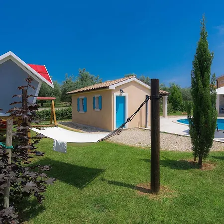 Luka In With Pool & Playground Only 600 Meter From The Villa *