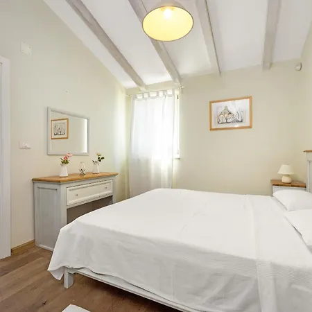 Villa Luka In With Pool & Playground Only 600 Meter From The Fazana