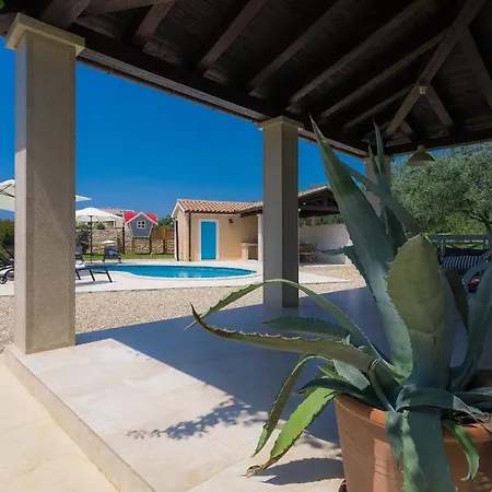 Luka In With Pool & Playground Only 600 Meter From The Villa