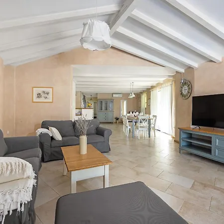 Villa Luka In With Pool & Playground Only 600 Meter From The Fazana