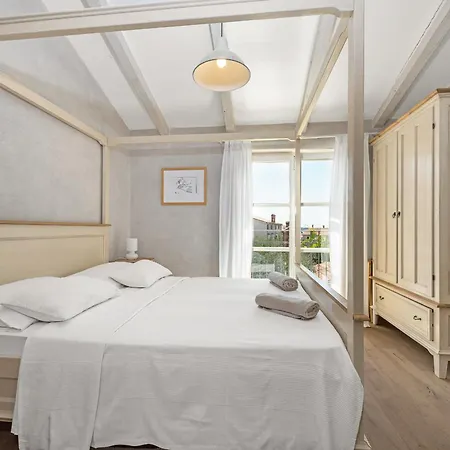Luka In With Pool & Playground Only 600 Meter From The * Fazana