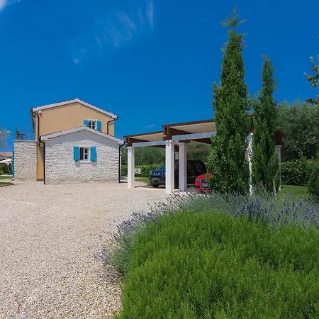 Villa Luka In With Pool & Playground Only 600 Meter From The