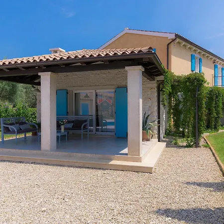 Luka In With Pool & Playground Only 600 Meter From The Villa